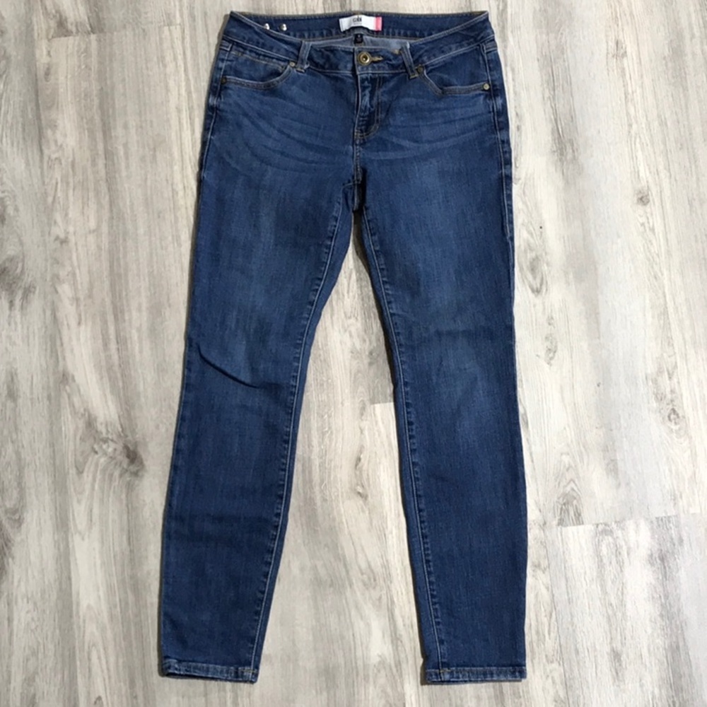 CAbi Skinny Jeans Medium Wash Mid Rise Modest Mature Everyday Womens 8 Stretch